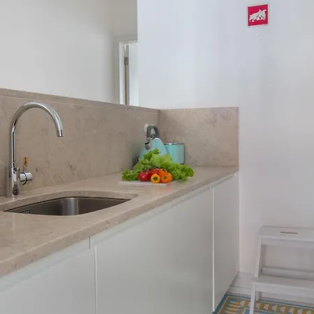 Apartment Plum Guide - The Creative State *